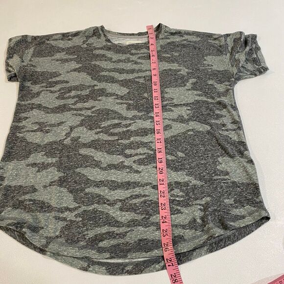Thread & Supply Gray Camo Pocket Tee Shirt Women’s Medium Soft Lightweight Casua - Picture 4 of 5